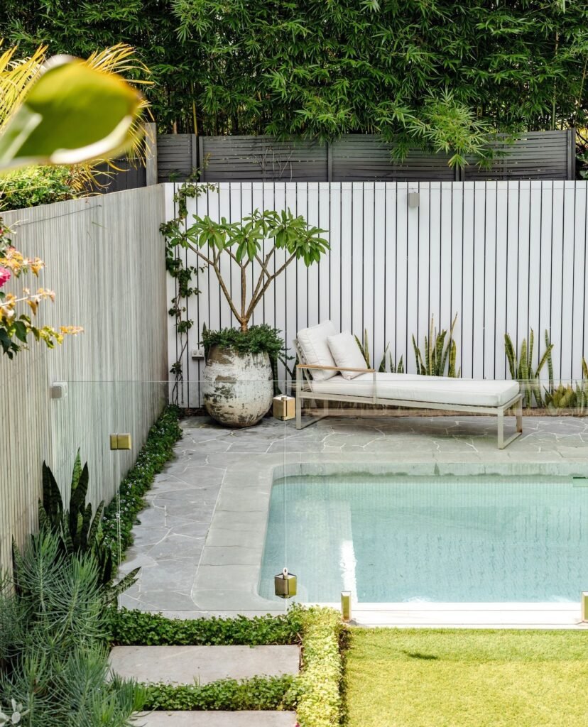 Modern Dream Backyard Pool Design with Minimalist Aesthetics