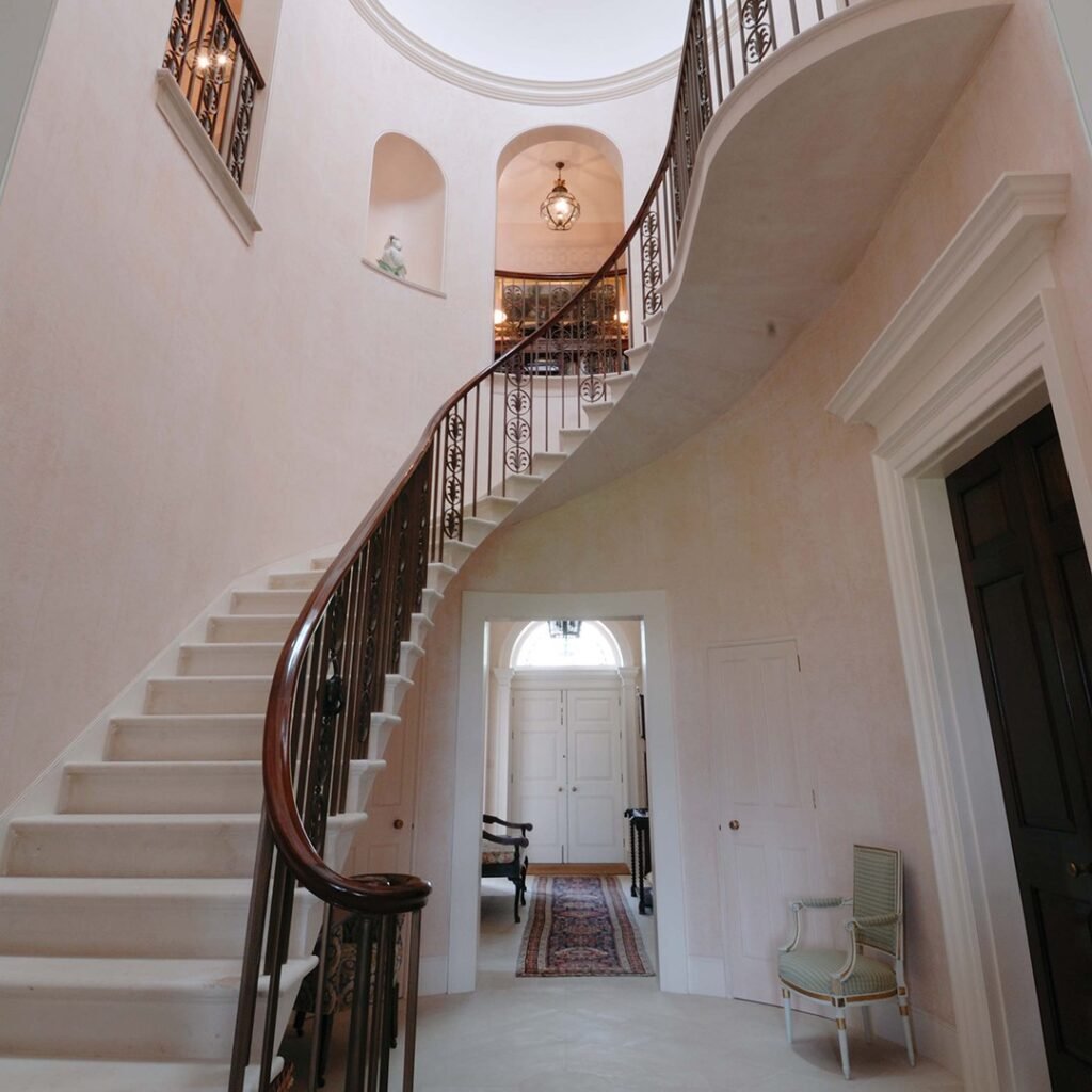 Traditional Staircase Design: Heritage Elegance