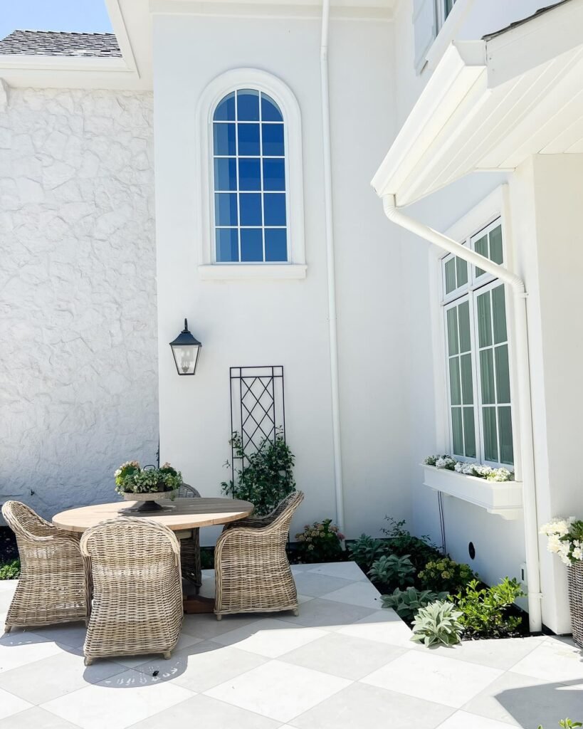Elegant Small Space Solutions: Cozy Backyard Landscaping Ideas