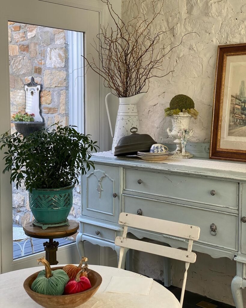 Vintage-Inspired Vignette