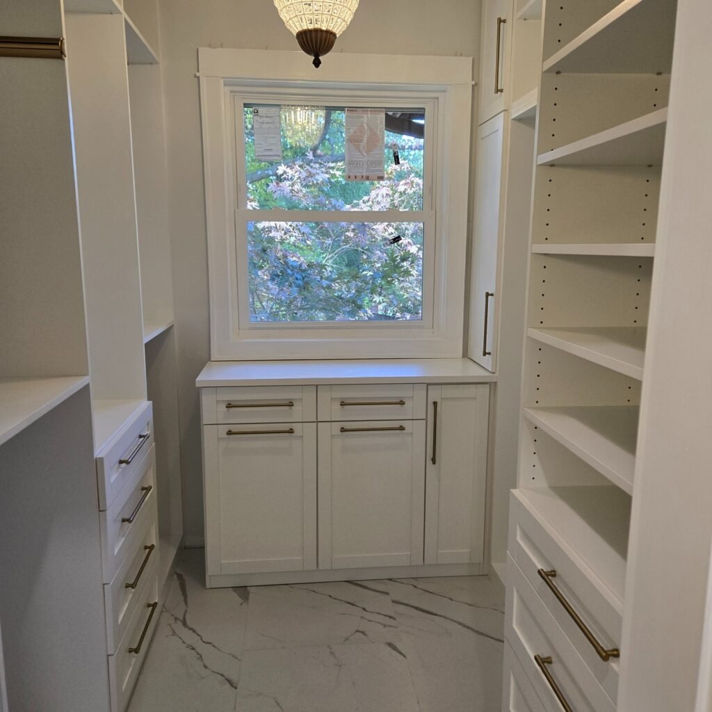 12x6 Walk In Closet Layout with Window Feature